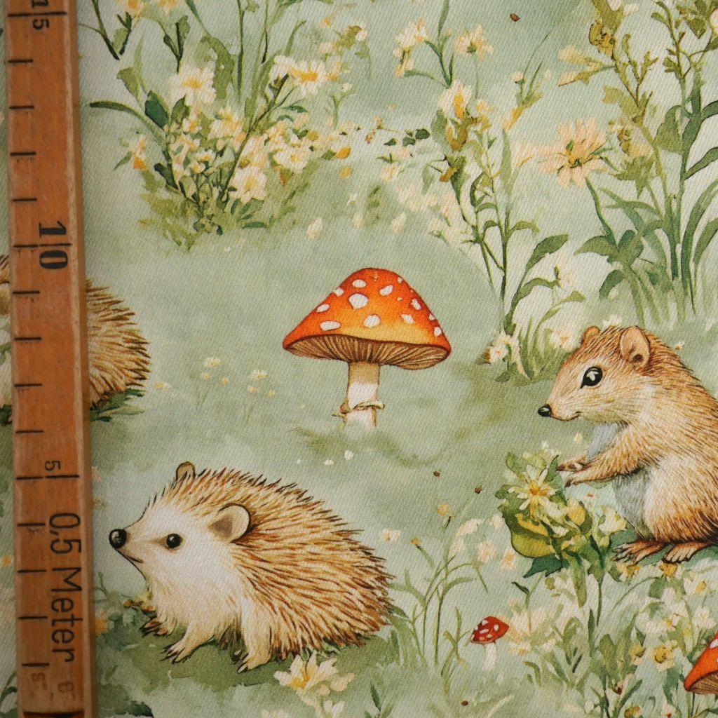 Dekostoff Halbpanama Igel und Eichhörnchen im Grünen